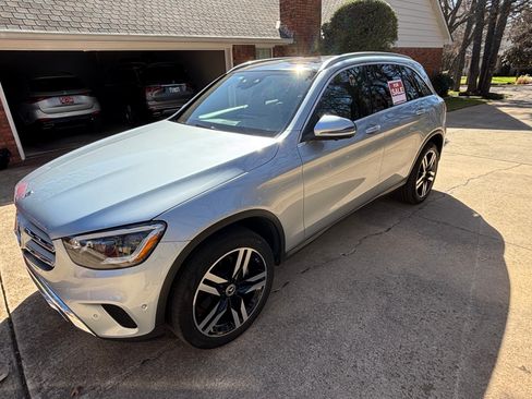 Used 2021 Mercedes-Benz GLC 300 4MATIC image 2