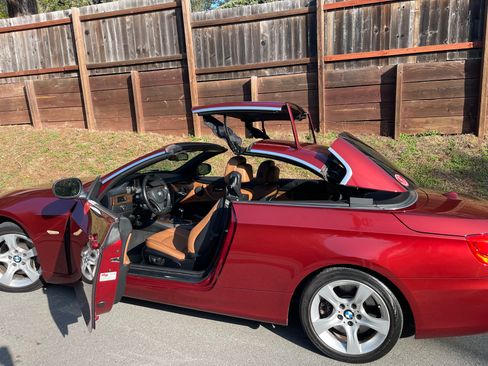 Used 2012 BMW 335i Convertible image 10