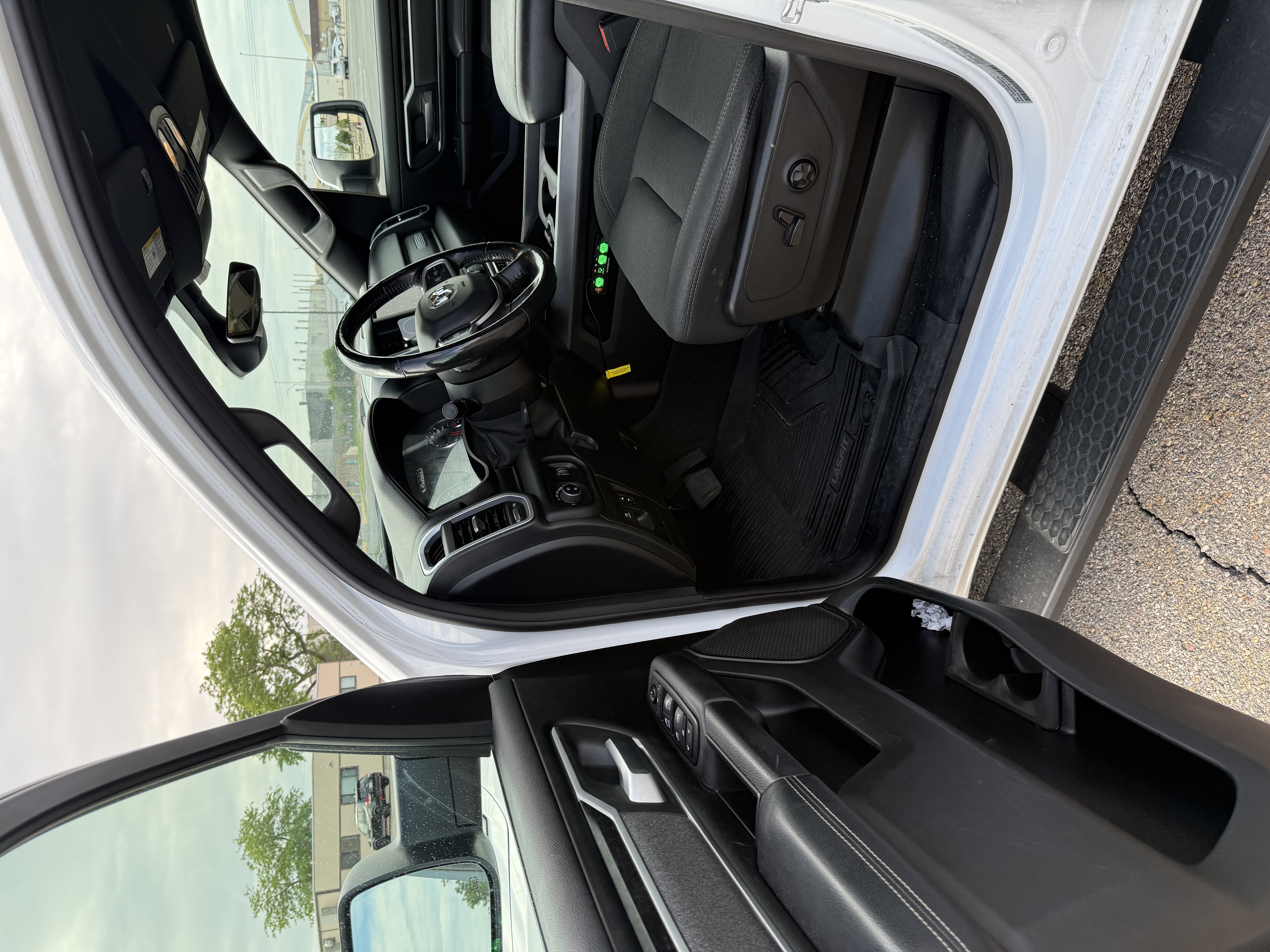 Used 2020 RAM 1500 Big Horn AWD/4WD image 8