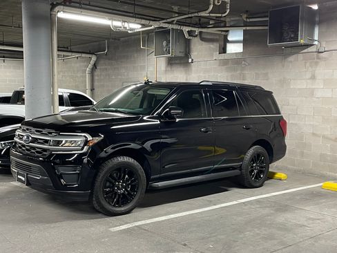 Used 2024 Ford Expedition XLT image 1