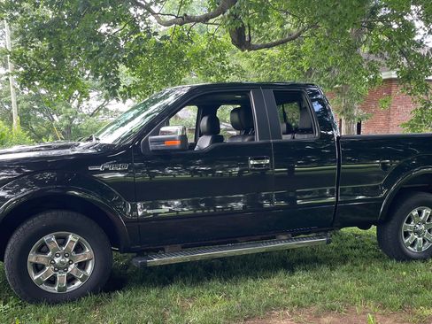 Used 2014 Ford F150 Lariat w/ Lariat Chrome Package AWD/4WD image 2