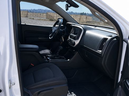 Used 2016 GMC Canyon SLE RWD image 15