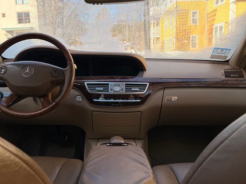 Used 2009 Mercedes-Benz S 550 4MATIC image 11