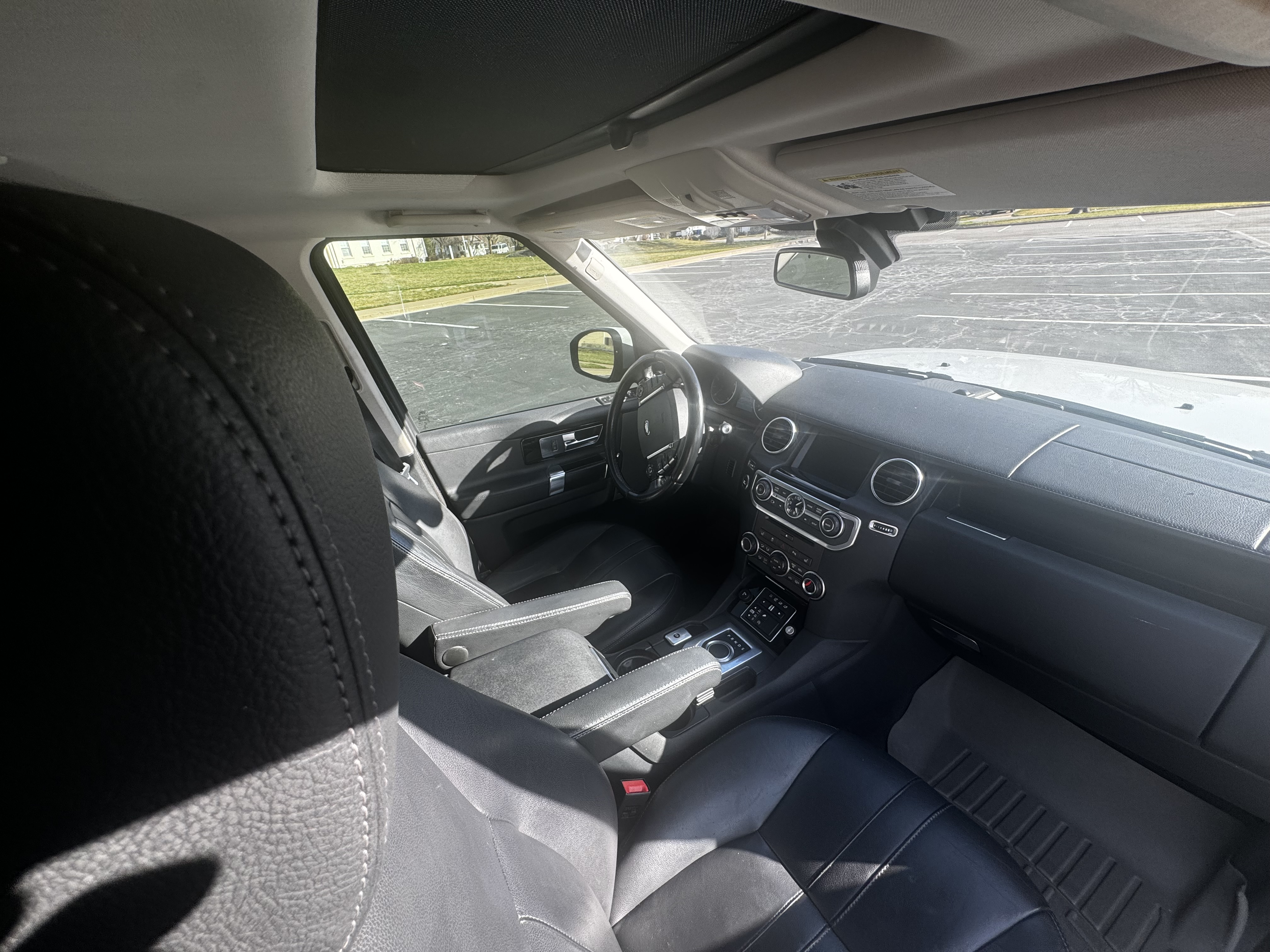 Used 2016 Land Rover LR4 HSE Silver Edition AWD/4WD image 8