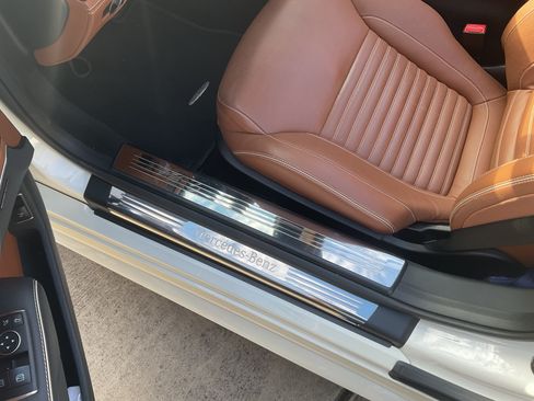 Used 2018 Mercedes-Benz SL 550 image 10