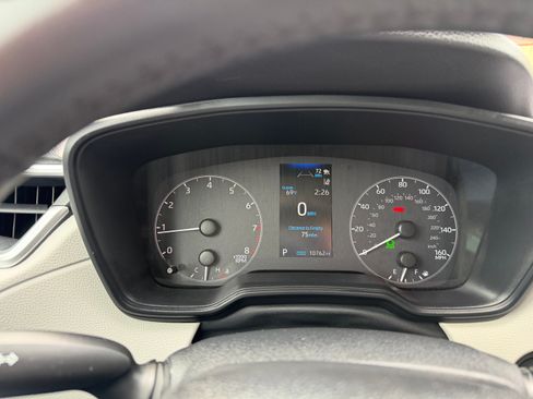 Used 2024 Toyota Corolla Cross LE image 13