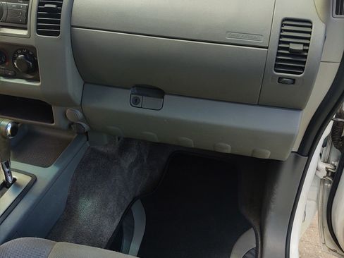 Used 2010 Nissan Frontier XE w/ XE Preferred Pkg image 5