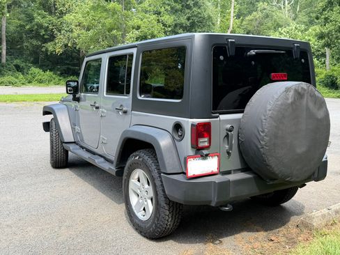 Used 2017 Jeep Wrangler Unlimited Sport w/ Quick Order Package 24S AWD/4WD image 24