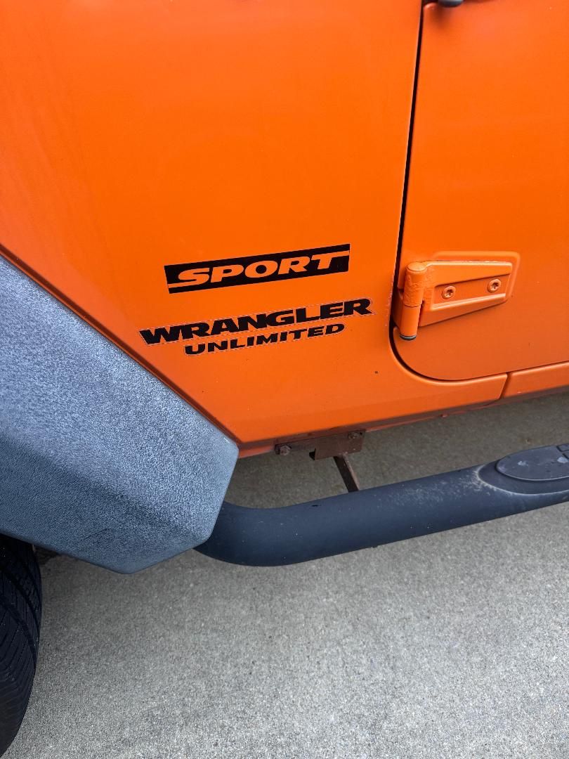 Used 2012 Jeep Wrangler Unlimited Sport w/ Connectivity Group AWD/4WD image 8
