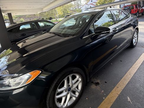 Used 2014 Ford Fusion SE FWD image 1