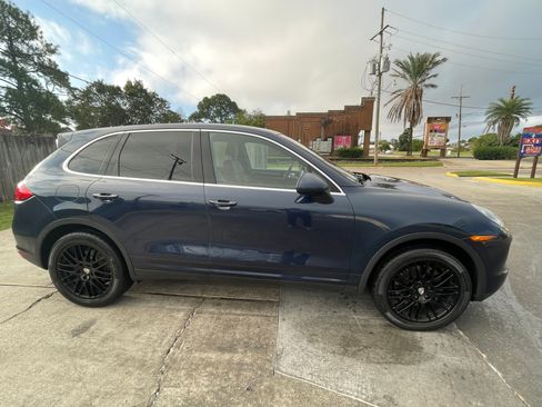 Used 2011 Porsche Cayenne S image 4