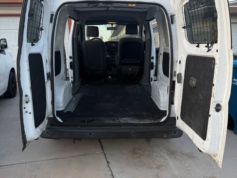 Used 2017 Chevrolet City Express LT w/ Technology Package image 12