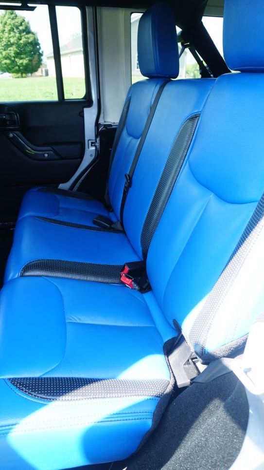 Used 2015 Jeep Wrangler Unlimited Rubicon w/ Connectivity Group AWD/4WD image 22