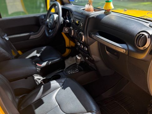 Used 2015 Jeep Wrangler Unlimited Sport w/ Quick Order Package 24S image 12