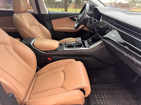 Used 2023 Audi Q8 Prestige AWD/4WD image 22