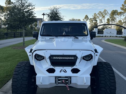 Used 2022 Jeep Gladiator Sport image 2