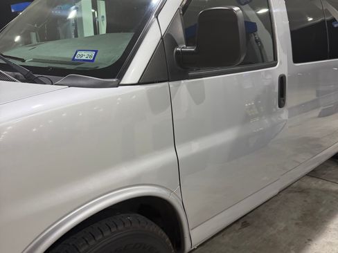 Used 2017 Chevrolet Express 3500 LT w/ LT Preferred Equipment Group image 2