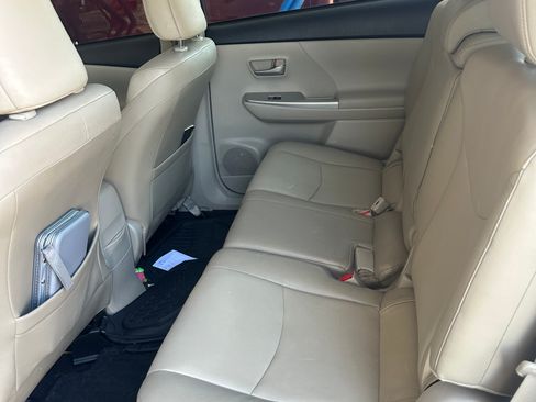 Used 2012 Toyota Prius V Five image 10