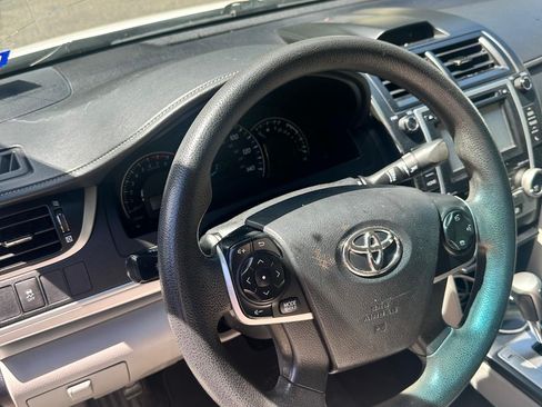 Used 2014 Toyota Camry LE FWD image 6