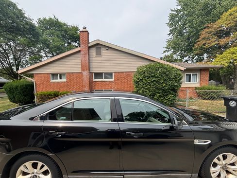 Used 2011 Ford Taurus SEL w/ 201A Rapid Spec Order Code FWD image 1