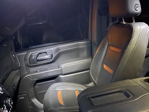 Used 2020 GMC Sierra 2500 AT4 w/ AT4 Premium Package image 9