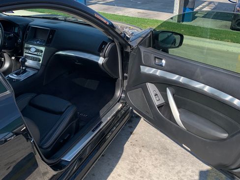 Used 2013 INFINITI G37 Journey w/ Premium Pkg image 17