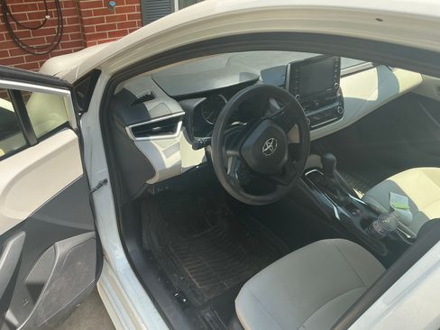 Used 2021 Toyota Corolla LE FWD image 5