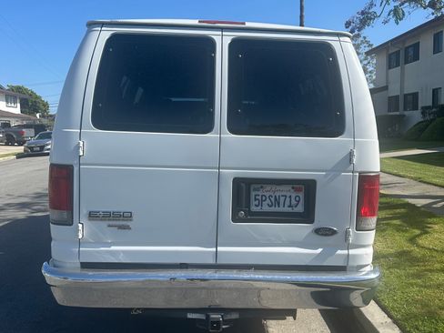Used 2006 Ford E-350 and Econoline 350 XLT RWD image 6
