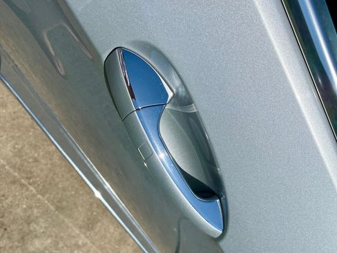 Used 2010 Mercedes-Benz E 550 Coupe image 11