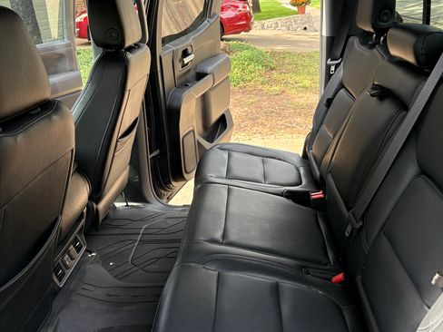 Used 2019 Chevrolet Silverado 1500 LT w/ Texas Edition image 12