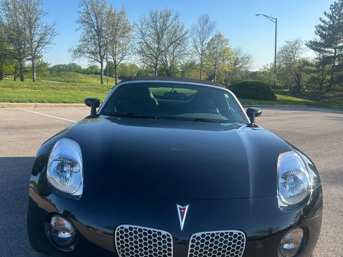 Used 2007 Pontiac Solstice Convertible w/ Premium Package image 4