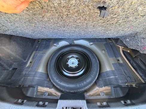 Used 2012 Ford Fusion SE image 8