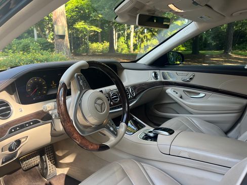 Used 2019 Mercedes-Benz S 560 Sedan image 13