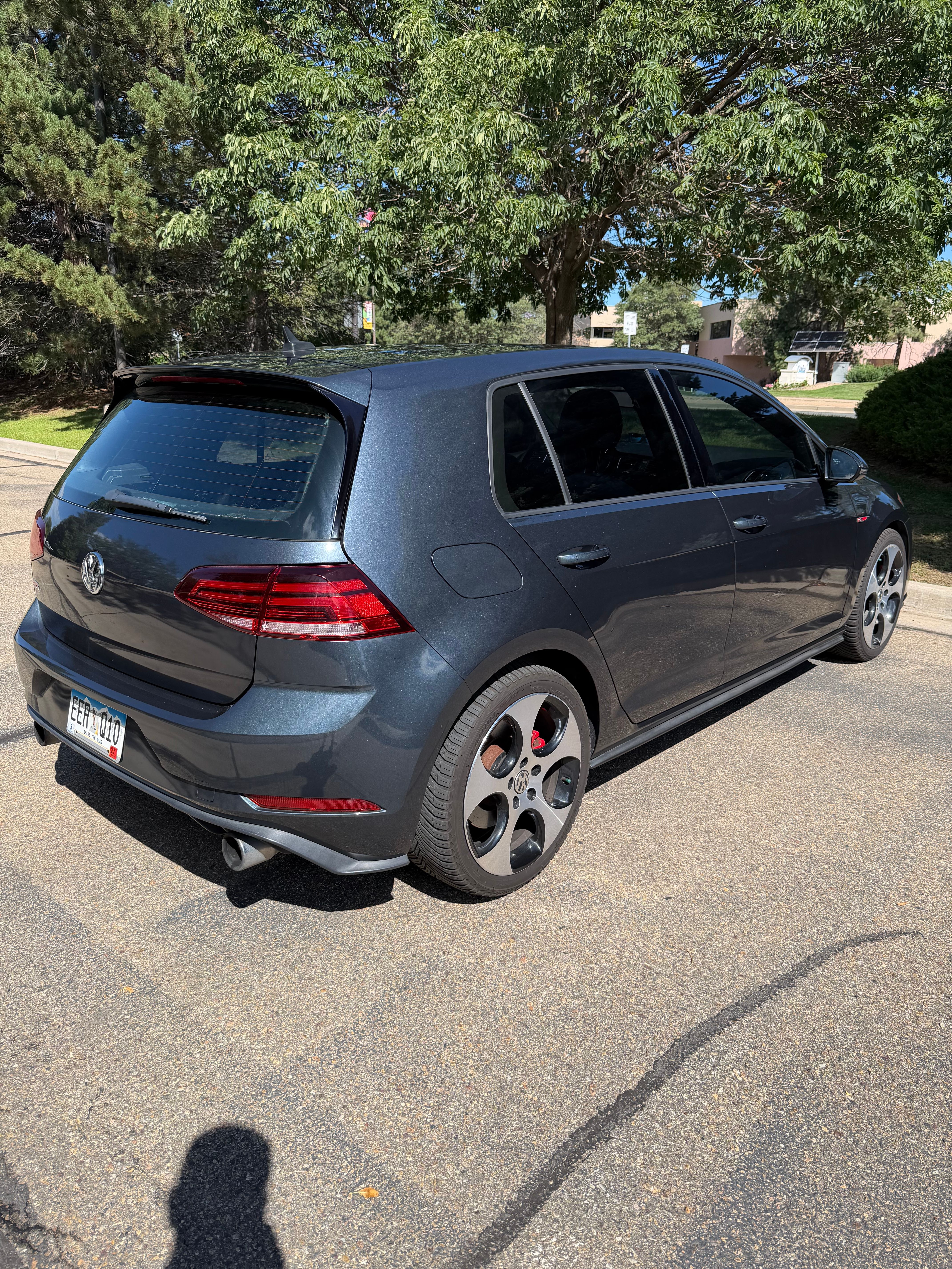 Used 2018 Volkswagen GTI SE FWD image 13
