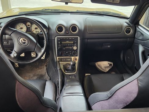 Used 2002 MAZDA MX-5 Miata LS image 8