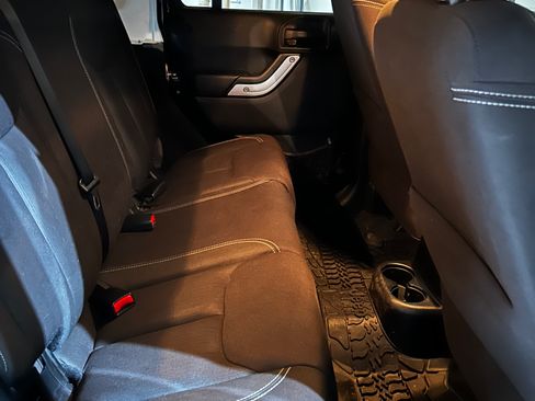 Used 2015 Jeep Wrangler Unlimited Sahara w/ Dual Top Group image 11