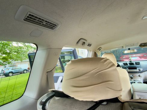 Used 2012 Toyota Highlander 4WD w/ Tech Pkg image 14
