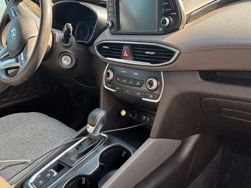 Used 2019 Hyundai Santa Fe SE image 5