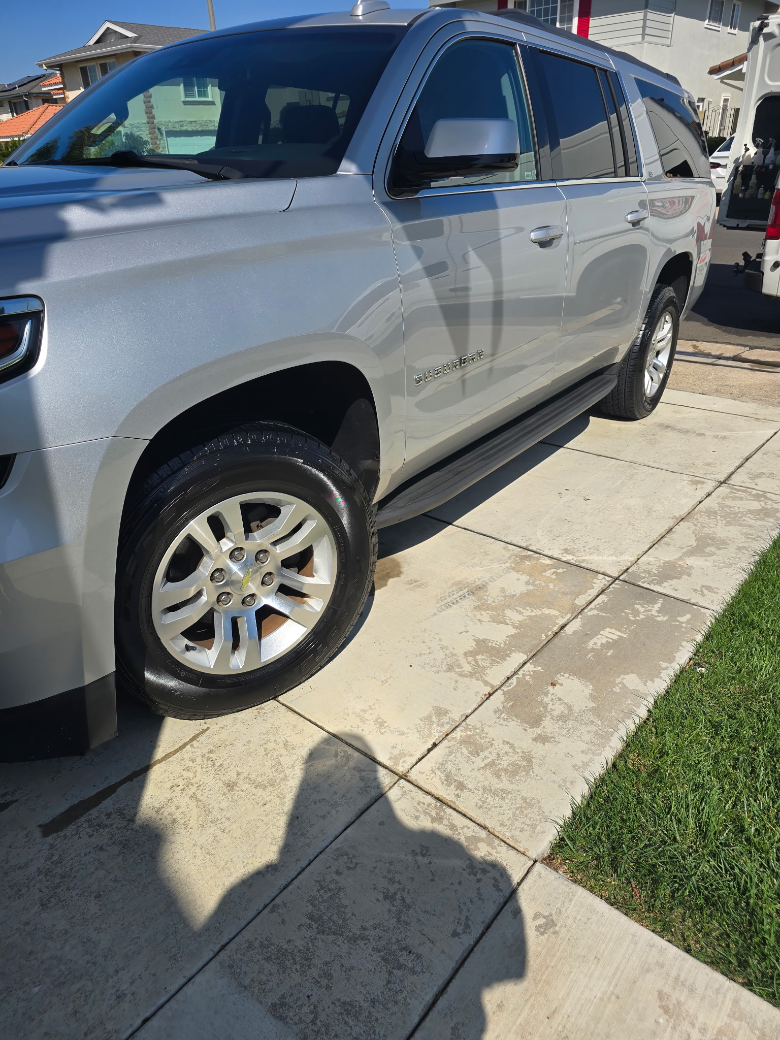 Used 2016 Chevrolet Suburban LT w/ Luxury Package RWD image 11