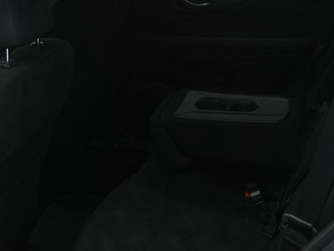 Used 2016 Nissan Rogue SV w/ SV Premium Package image 18