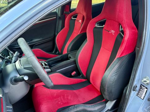 Used 2019 Honda Civic Type R image 12