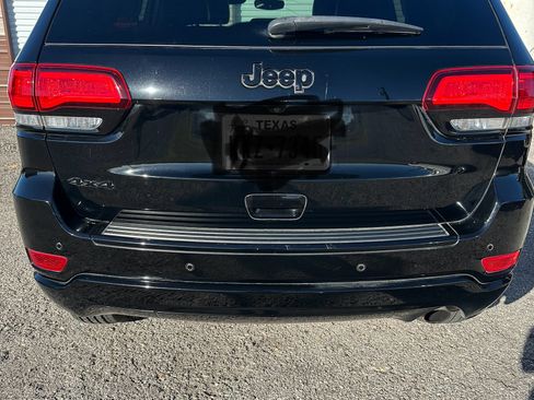 Used 2018 Jeep Grand Cherokee Altitude image 4