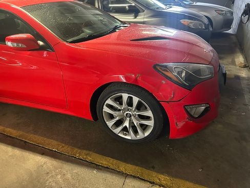 Used 2015 Hyundai Genesis 3.8 RWD image 2