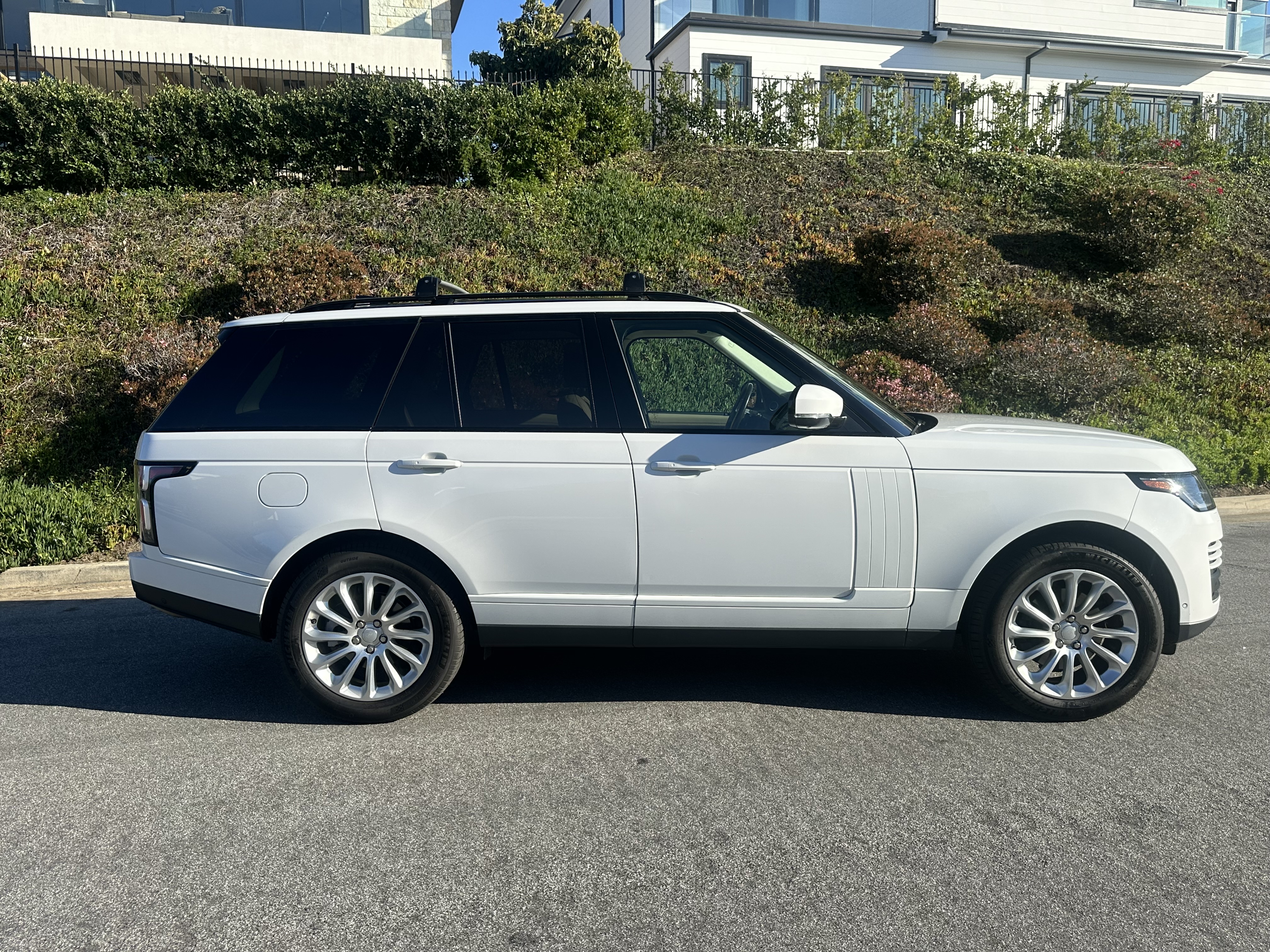 Used 2018 Land Rover Range Rover HSE AWD/4WD image 10