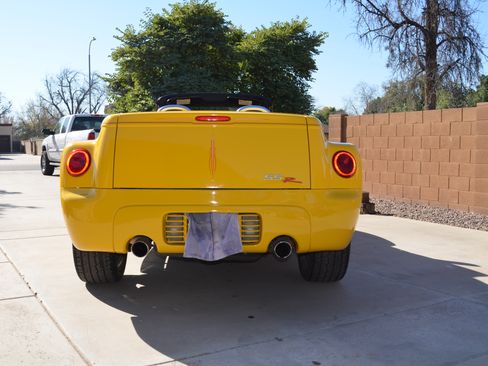 Used 2004 Chevrolet SSR w/ Preferred Equipment Group image 8