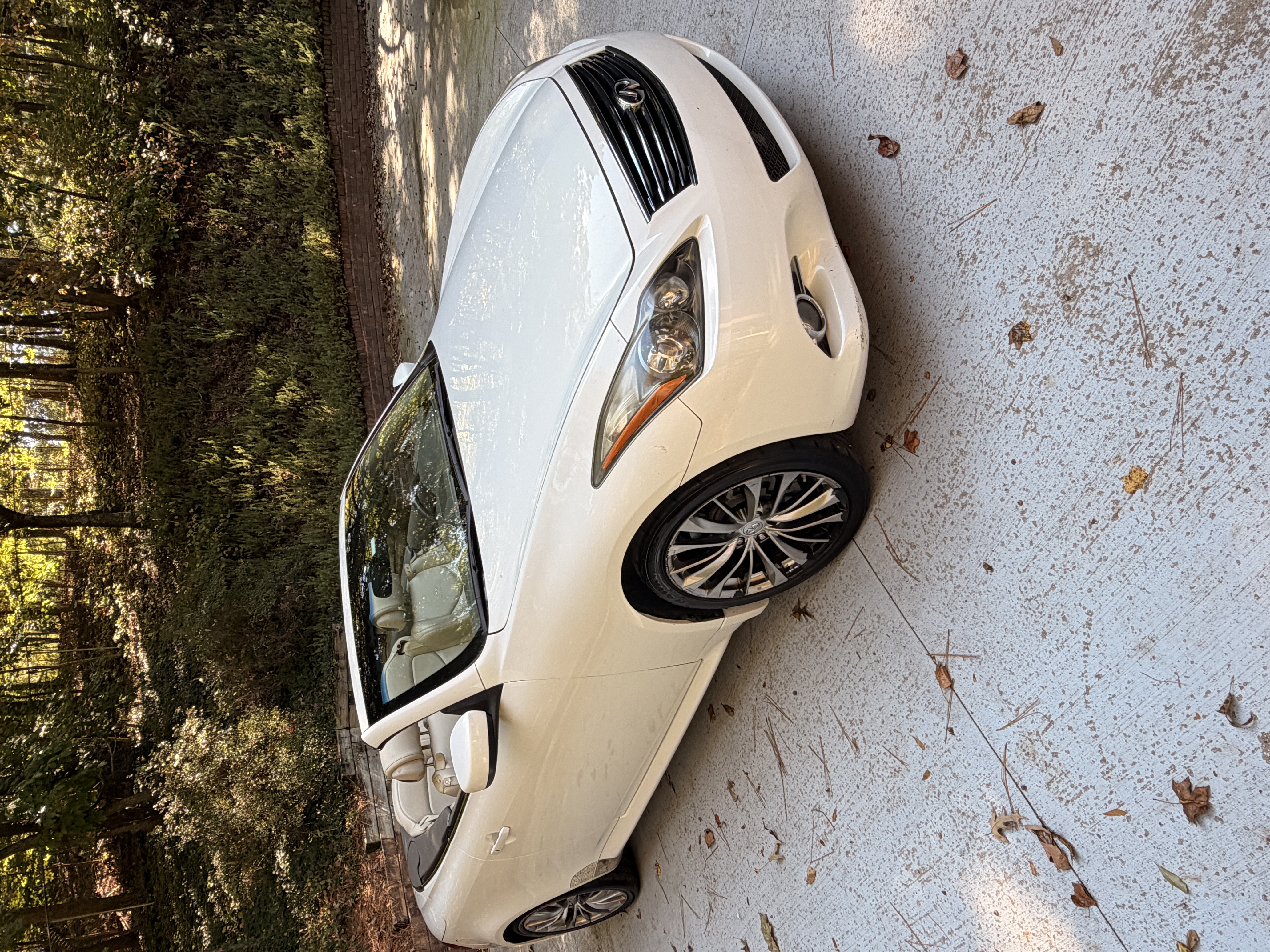 Used 2012 INFINITI G37 Convertible w/ Premium Pkg RWD image 9