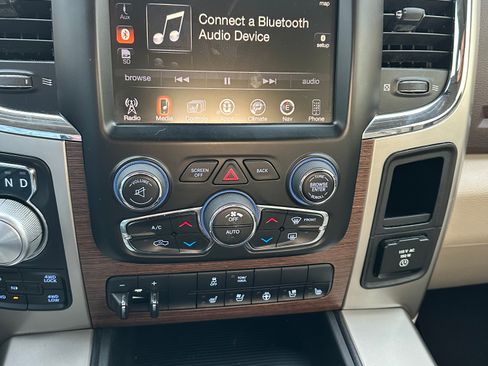 Used 2015 RAM 1500 Laramie w/ Convenience Group image 18