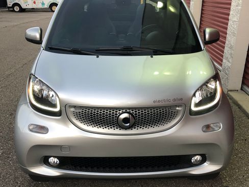 Used 2018 smart fortwo electric drive image 4