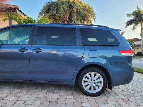 Used 2013 Toyota Sienna LE image 6