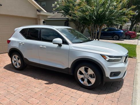 Used 2020 Volvo XC40 T5 Momentum AWD/4WD image 4